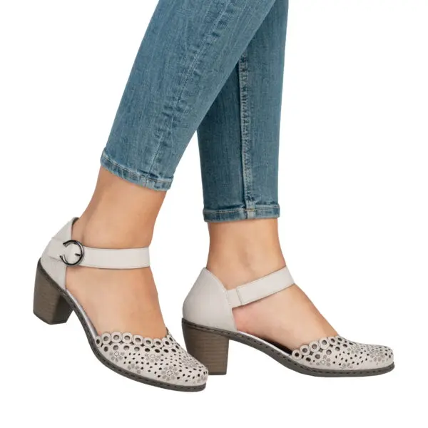 SS25_RIEKER_40902_CREMA60_07