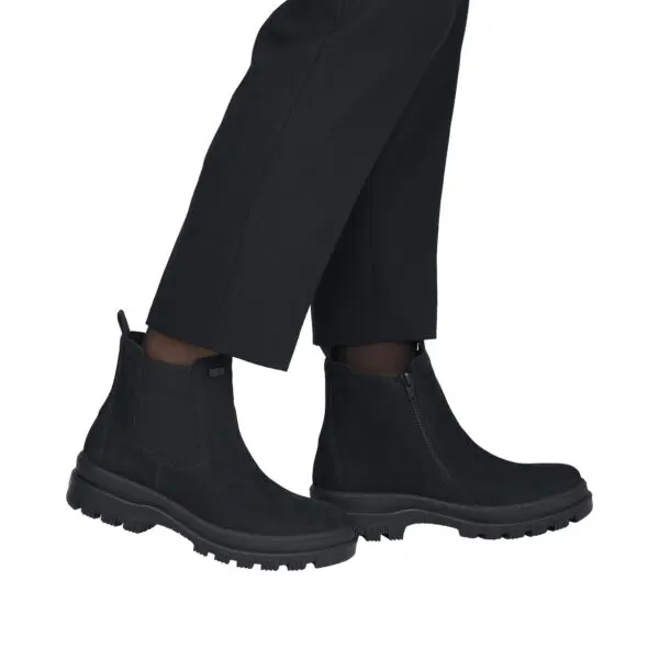 AW26_RIEKER_X8252_BLACK_07