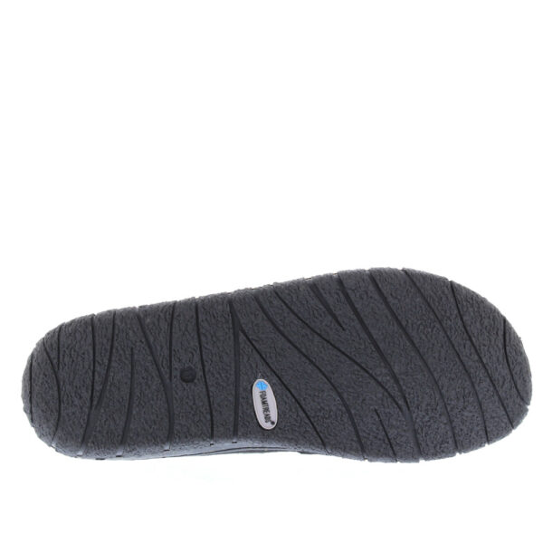 aw18_foam_f-george_black_04