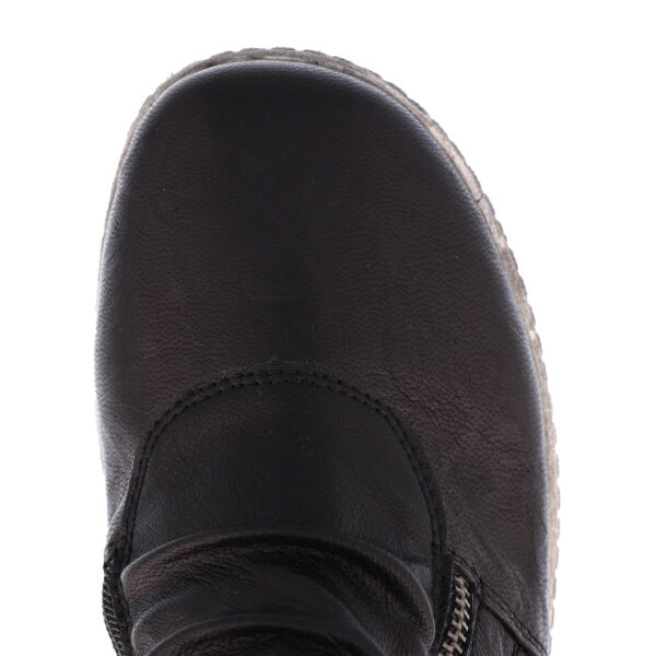 SS22_REMONTE_R1486_SCHWARZ_05