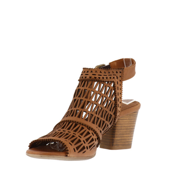 SS23_BUENO_B-CANDICE_BROWN_03