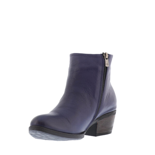 AW23_METINAYAK_MET-0953137_NAVY_03