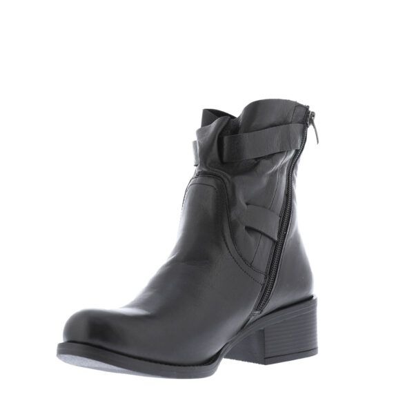 AW23_METINAYAK_MET-0965006_BLACK_03