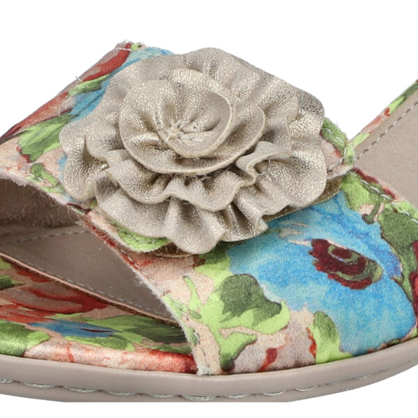 SS25_RIEKER_64958_FLOW90_07