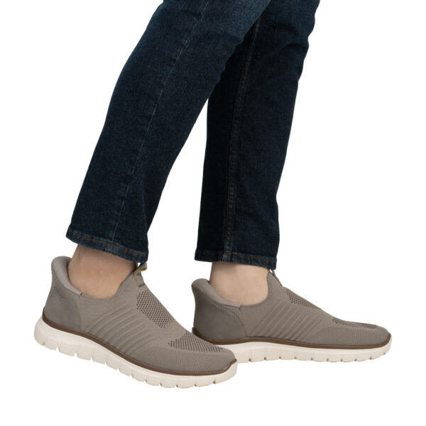 SS25_RIEKER_B6659_SEAL64_07