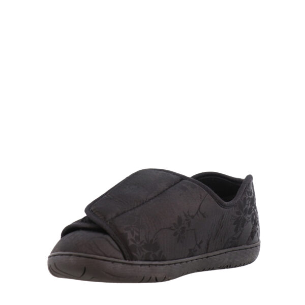 SS25_FOAM_NURSE2-XW_BKSAT_03