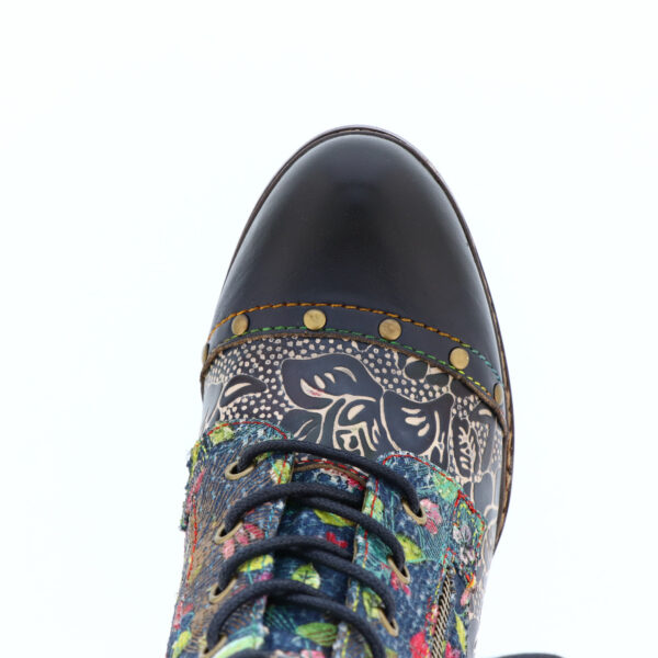 AW25_LAURAV_LV-ALCIZEEO12_JEANS_05