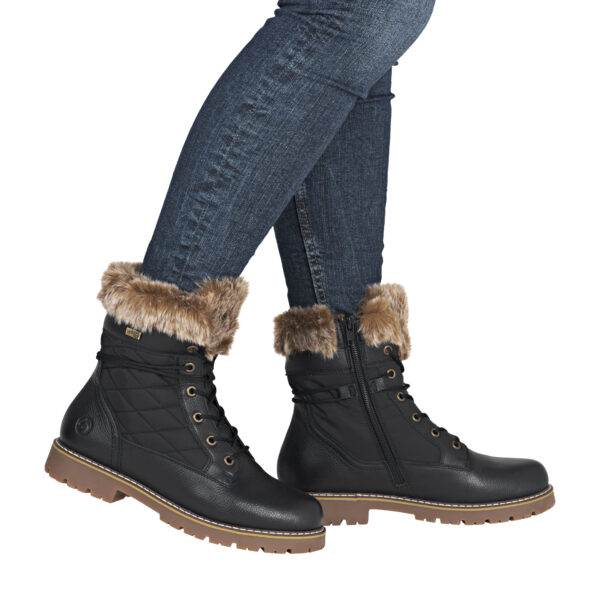 AW25_REMONT_D9383_SCHW03_07