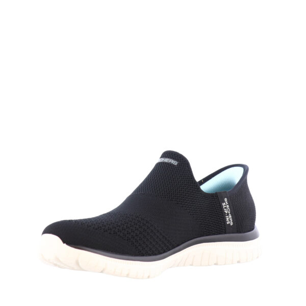 AW25_SKECHE_104425_BLKKNIT_03