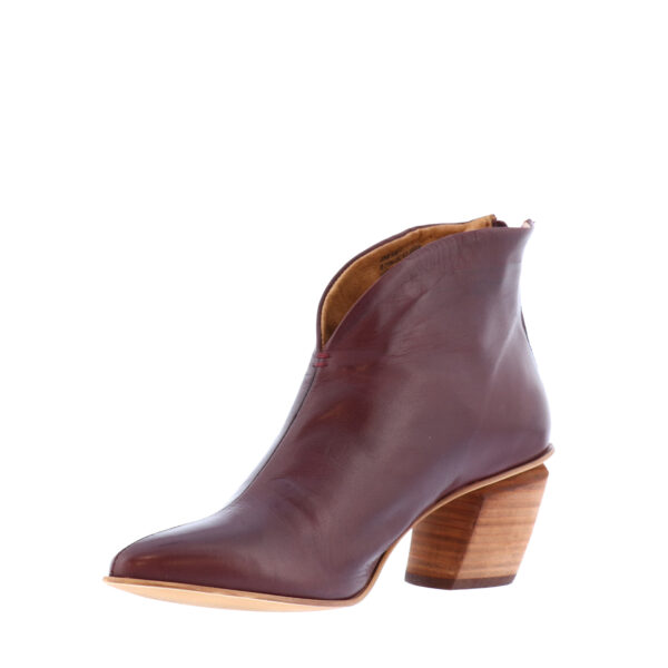 AW25_MIZMOO_MIZJOVIE_WINE_03